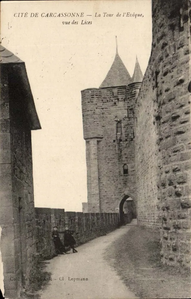 Cité de Carcassonne — Die Bischofsturm, Ansicht von den Lices — Coll. de Léopold Air - Cl. Lepmann - Vorderseite