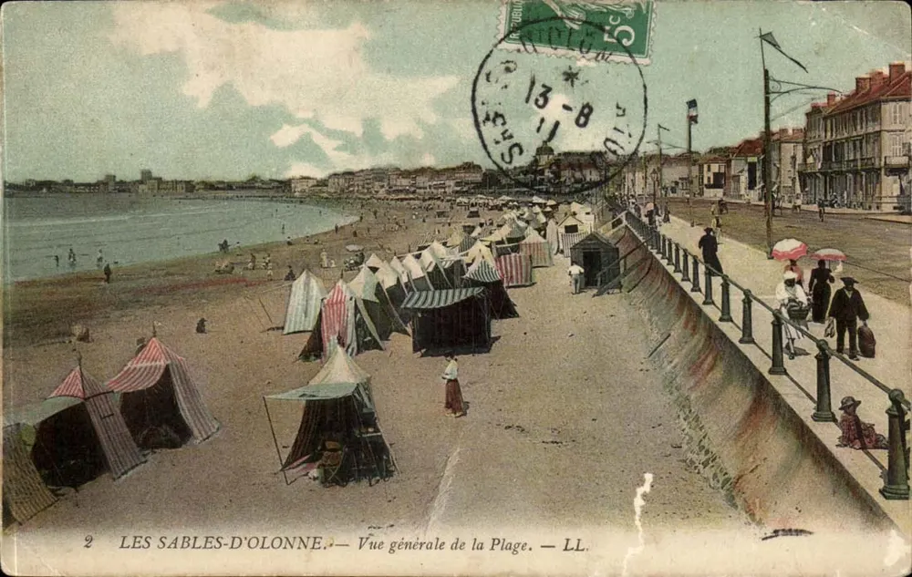 Les Sables-d'Olonne — Vista geral da Praia — LL. - Frente
