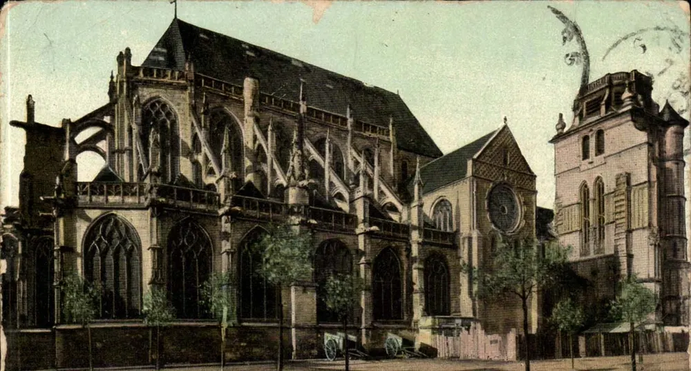 Igreja de São Pedro de Soissons — vista da fachada gótica — editor não visível, número de série não visível - Frente