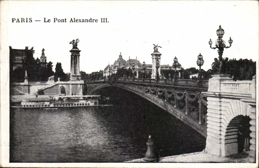 PARIS — O Ponte Alexandre III. - Frente