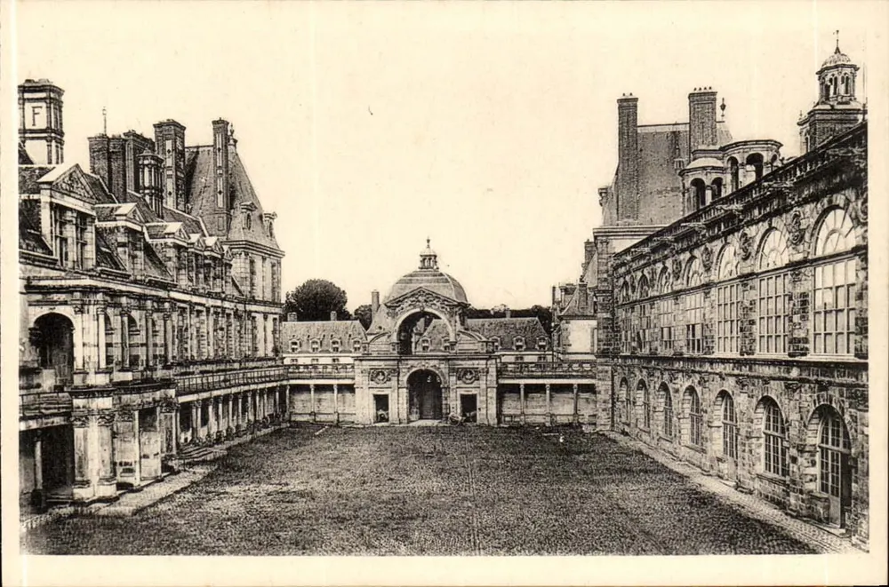 Schloss Fontainebleau — Die Ovalhalle — Édition des Musées Nationaux - Vorderseite