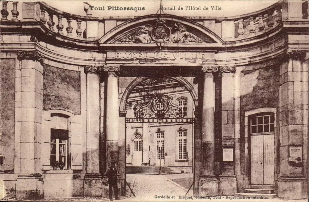 Toul Pittoresque — Portal des Rathauses — Gerdolle et Briquet, Verleger, Toul - Vorderseite