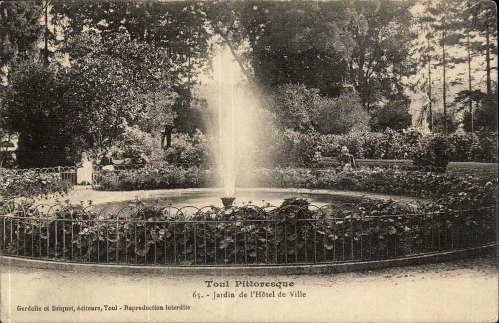 Toul — Pittoresk — Garten des Rathauses — Gerdolle et Briquet, Toul - 65 - Vorderseite