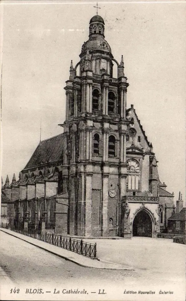 Blois — A Catedral — Edição Nouvelles Galeries, n°142 - Frente