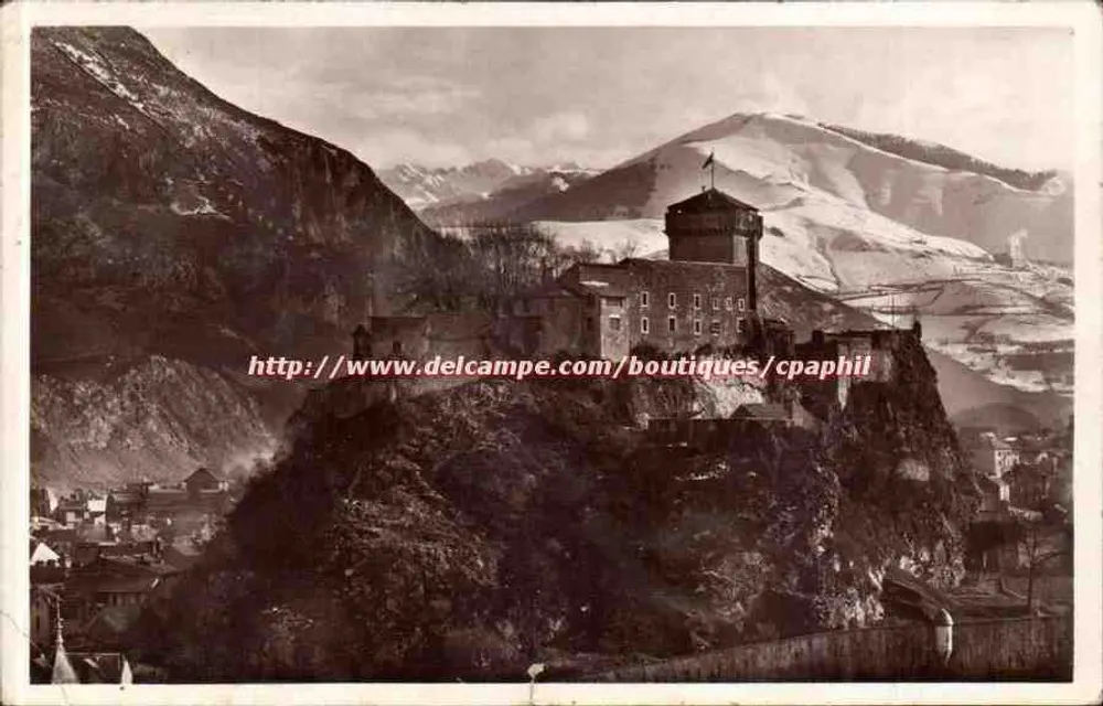 Lourdes — O Castelo-Forte — Ed. Quintault - Frente