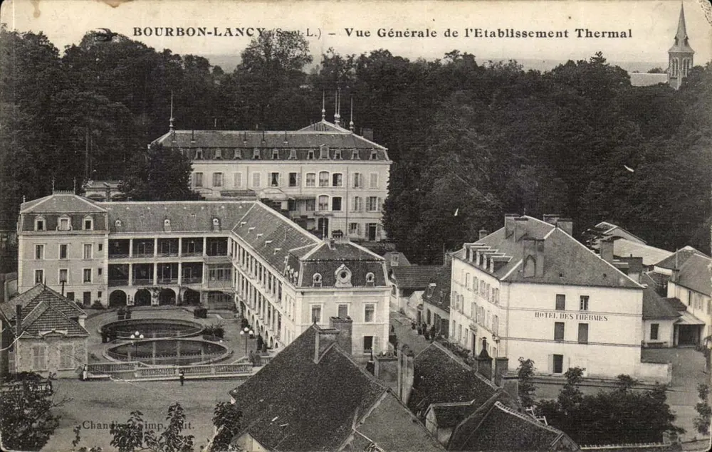 Bourbon-Lancy (S.-et-L.) — Allgemeiner Blick auf die Thermalanlage — Hotel des Thermes - Vorderseite