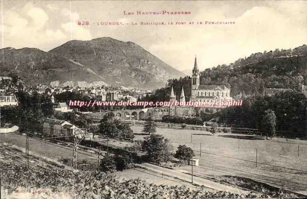 Lourdes - Die Basilika, das Fort und das Fonculaire — Les Hautes-Pyrénées, n° 828 - Vorderseite