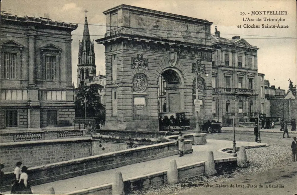 Montpellier — L'Arc de Triomphe et Clocher Sainte-Anne — Éditeur Delcampe, n°19 - Recto