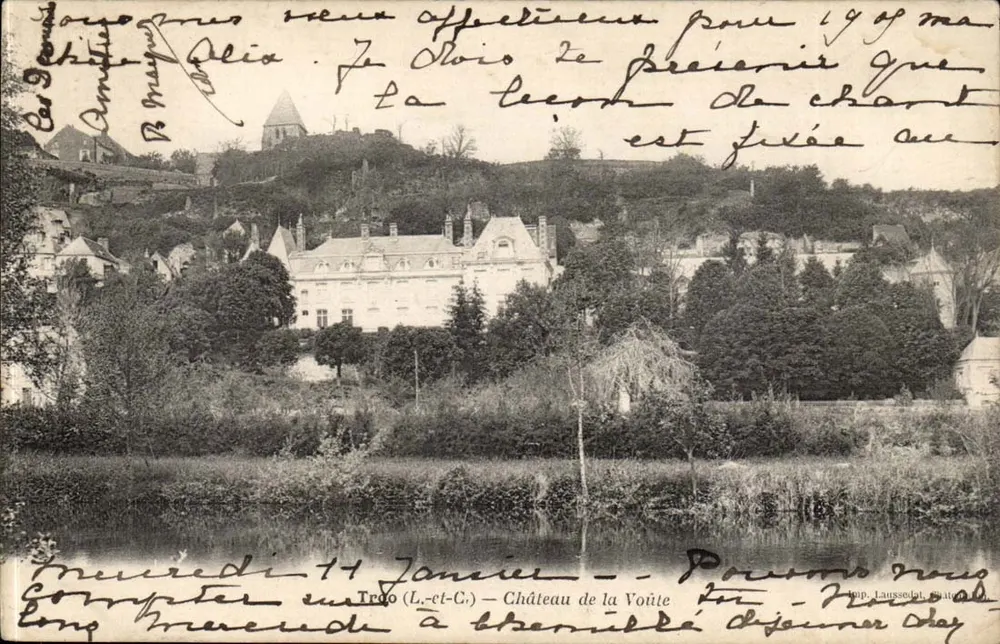 Tordo (L.-et-C.) — Castelo da Voite — Vista sobre o rio - Frente
