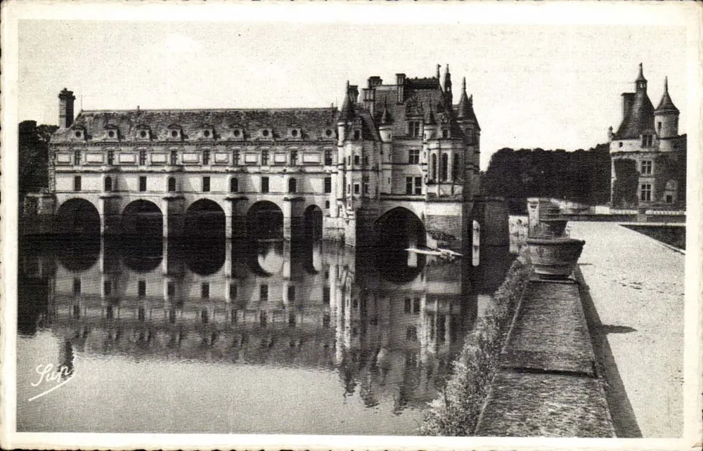 Castelo de Chenonceau — Lado Nordeste e Torre das Marcas — Édition d'Art A. Ruel - Frente