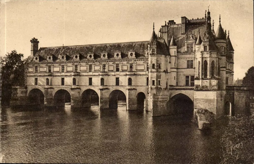 Castelo de Chenonceau — Fachada Nordeste — Edições de Arte Yvon, Paris - Frente