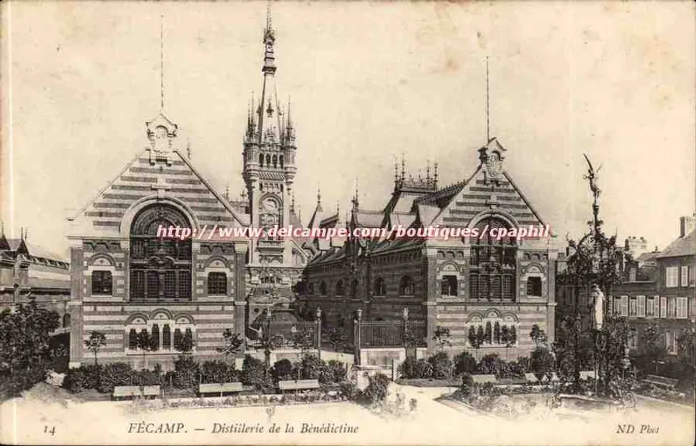 Fécamp — Destiladoria da Bénédictine — ND Phot - Frente
