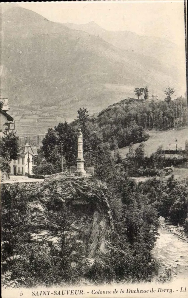 Saint-Sauveur - Säule der Herzogin von Berry - Vorderseite