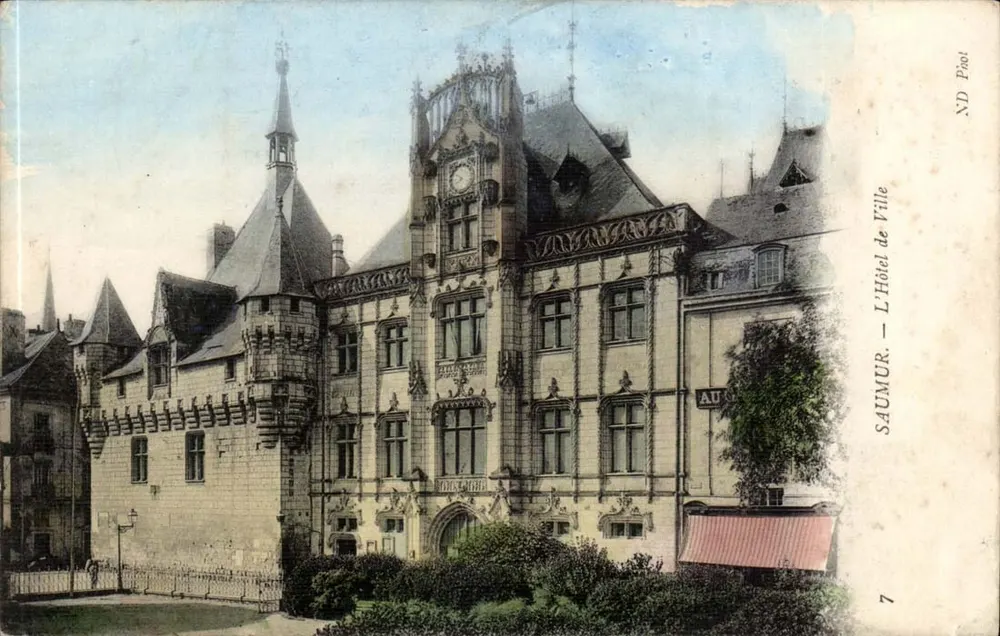 Saumur — O Hotel de Ville — ND Pool, n°7 - Frente