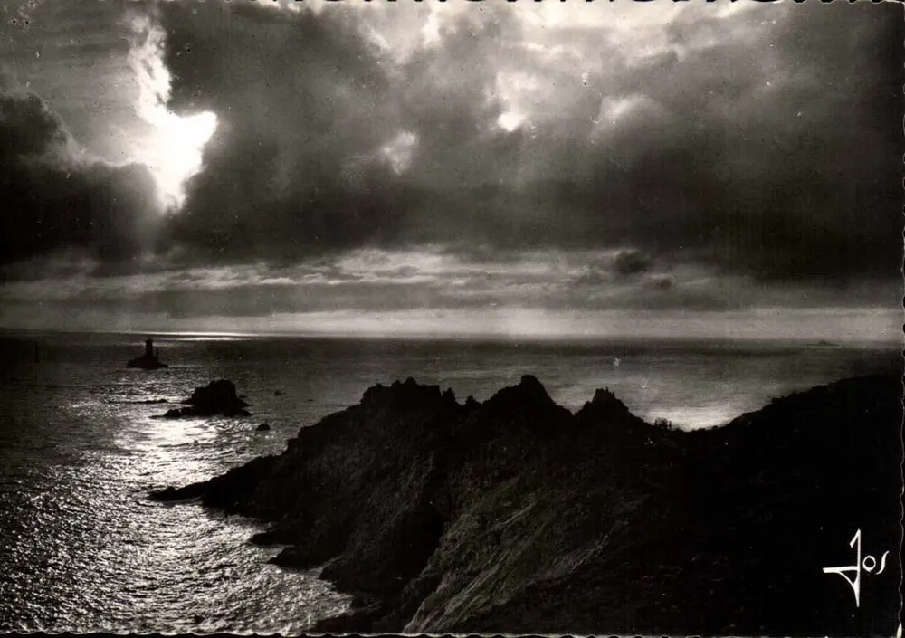 Pointe du Raz (Finistère) — Emotionaler Panoramablick zum Sonnenuntergang — Editions d'Art JOS, n° 0112 - Vorderseite