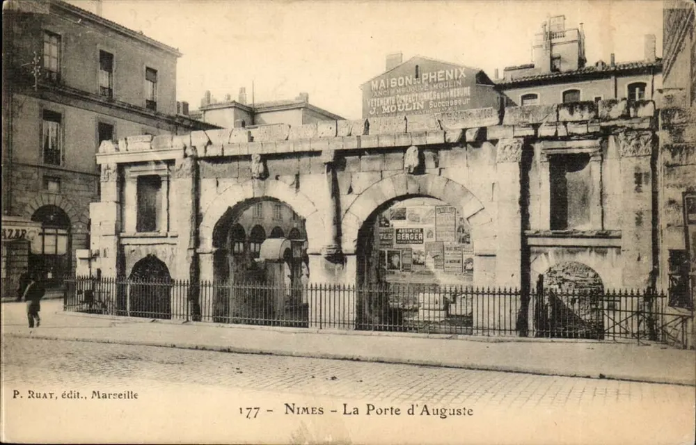 Nîmes - A Porta de Augusto — vista das arcos romanos com a inscrição 'MAISON du PHÉNIX' — P. Ruat, editor, Marselha, n° 177 - Frente