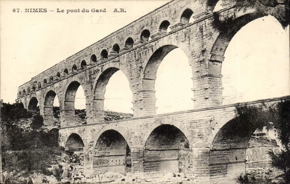 NIMES — O ponte do Gard — A.R. - Frente