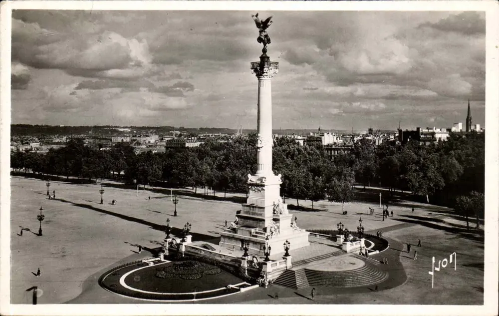 Place des Quinconces — Monument der Girondinen — Les Éditions d'Art, Paris - Vorderseite
