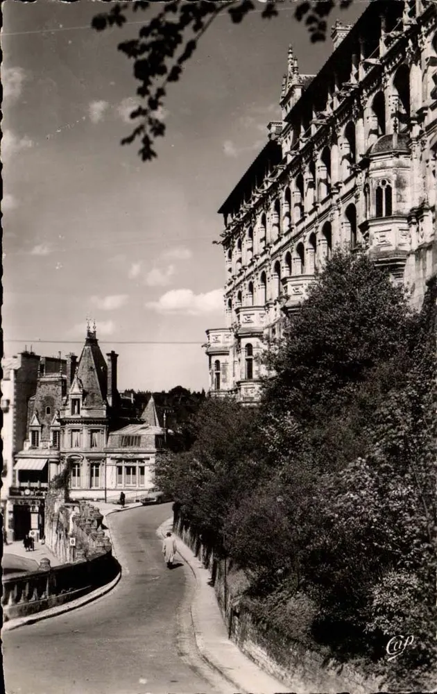 BLOIS — Subida em direção ao Castelo — Cap - Frente