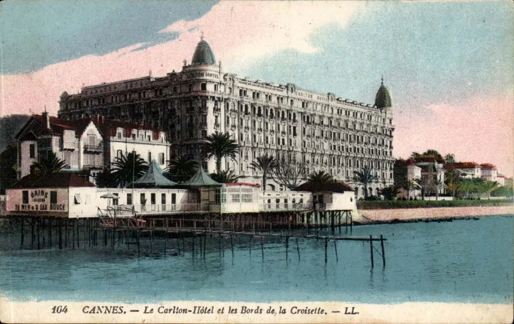 CANNES — Das Carlton-Hotel und die Ufer der Croisette — LL. — Nr. 104 - Vorderseite