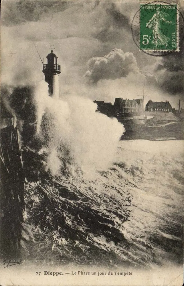 Dieppe — O Farol em um Dia de Tempestade — G. Vachon & Cie - Frente