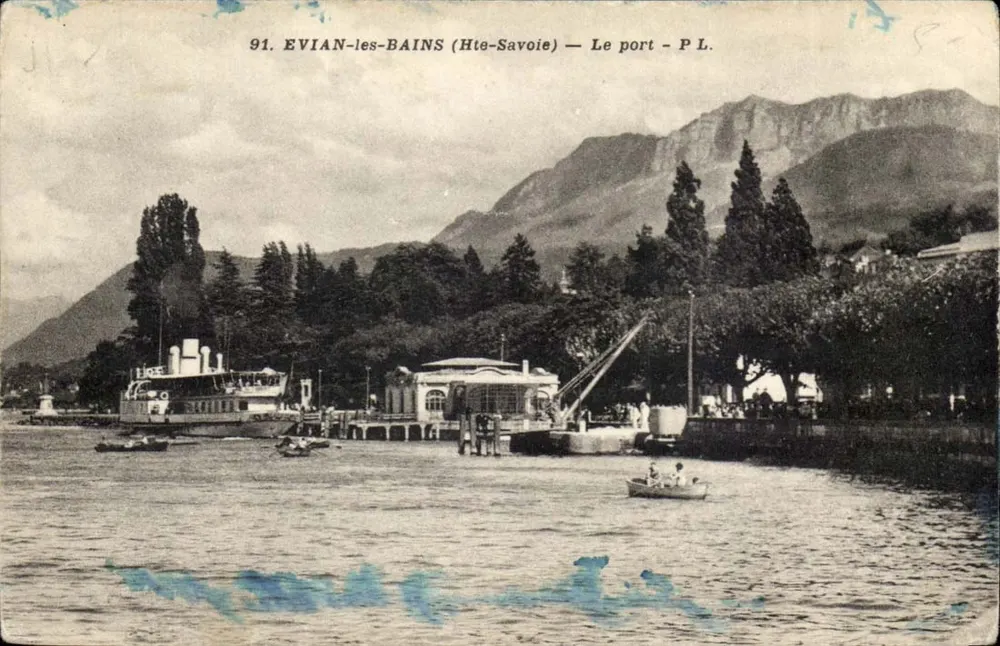 Évian-les-Bains (Alta Saboia) — O porto — P.L. - Frente