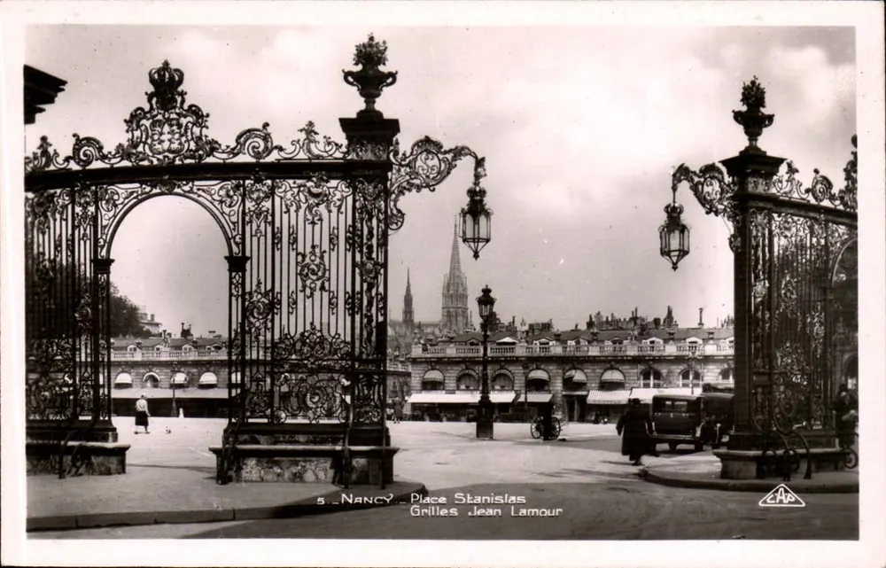 Nancy - Place Stanislas — Grades Jean Lamour — editor C.A.P. Strasbourg - Frente