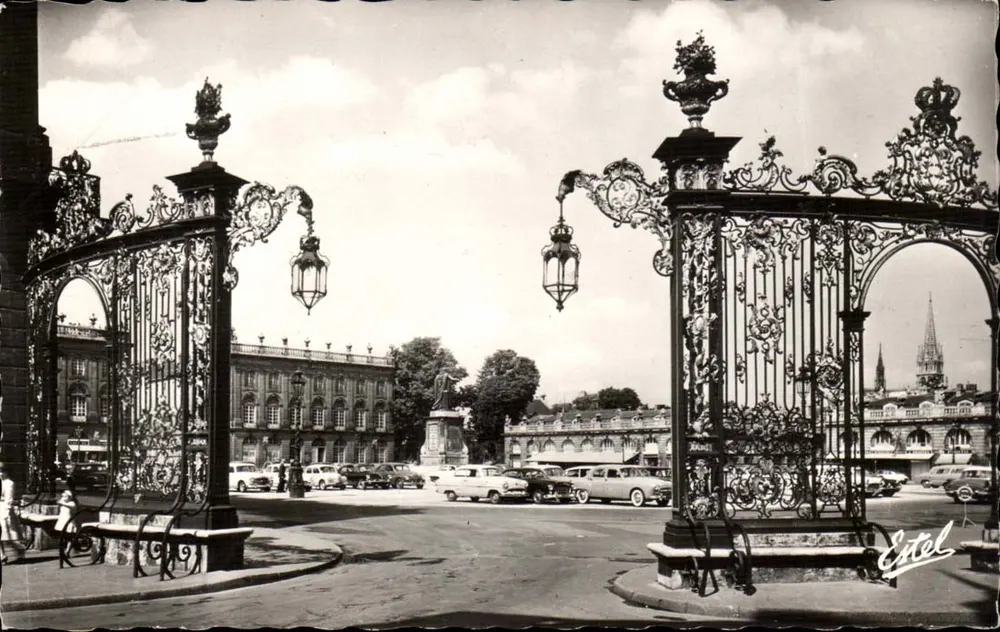 Nancy — Place Stanislas : Grades de Jean Lamour — Estel - Frente