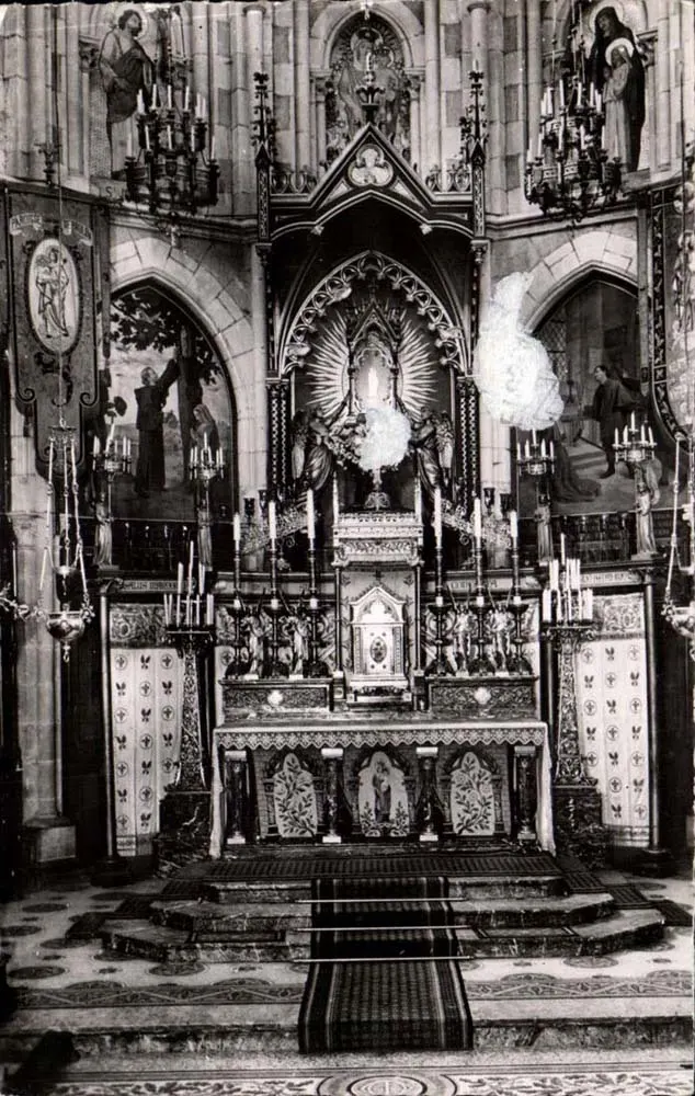 Pilgerung der N.D. du Chêne — Der Meisteraltar und die Marienstatue — Foto A. Roncière - Vorderseite