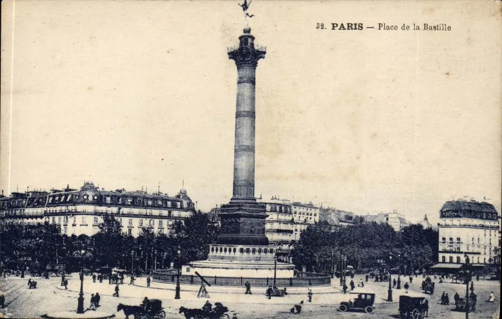 Paris — Praça da Bastilha — Coluna da Bastilha - Frente