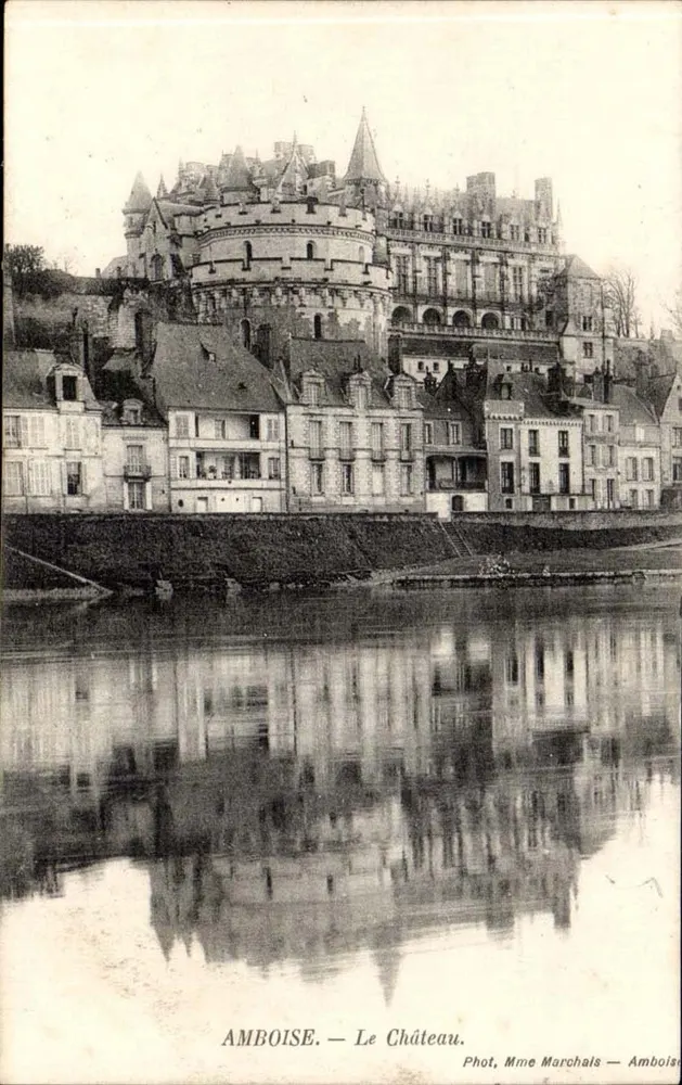 Amboise — O Castelo — Fot. Mme Marchais — Amboise - Frente