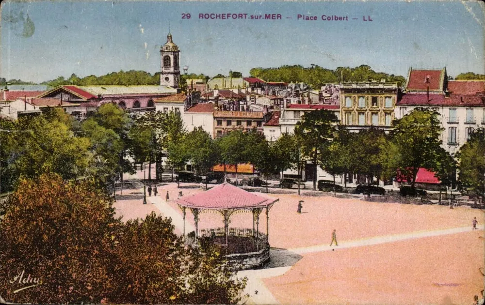 Rochefort-sur-Mer — Praça Colbert — Achus - Frente