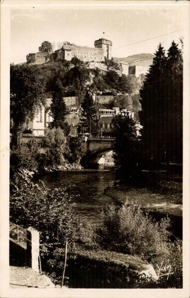 Lourdes — Das Schloss und der Gave — Edition Photo Dinhault - Vorderseite