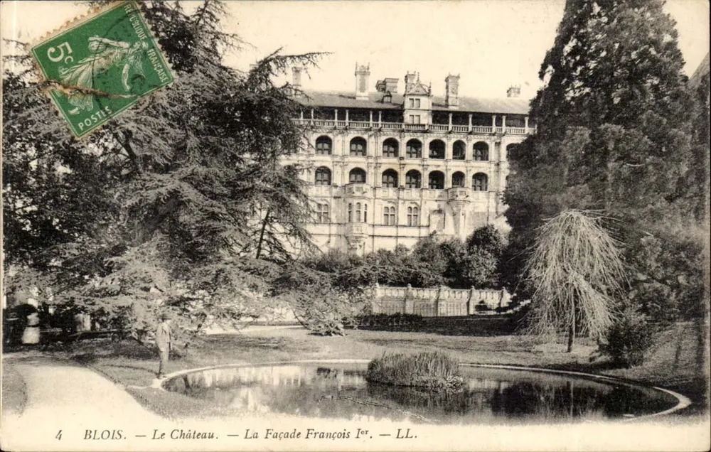 Blois — Das Schloss — Die Fassade von François Ier — LL. - Vorderseite