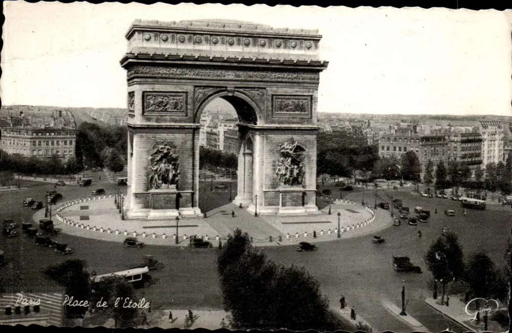 Paris - Place de l'Étoile — Arco do Triunfo — Géry - Frente