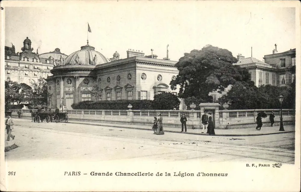 Paris — Die Große Chancellerie der Ehrenlegion — B. F., Paris, Nr. 261 - Vorderseite