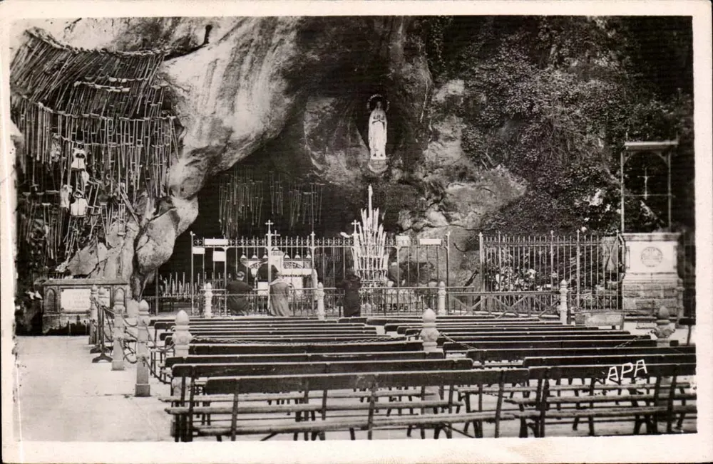 Lourdes — A Grotta Milagrosa — Série APA POUX — Albi - Frente