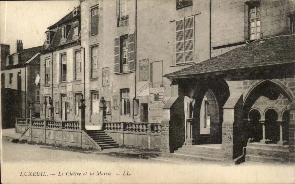 LUXEUIL — O Claustro e a Prefeitura — LL. - Frente