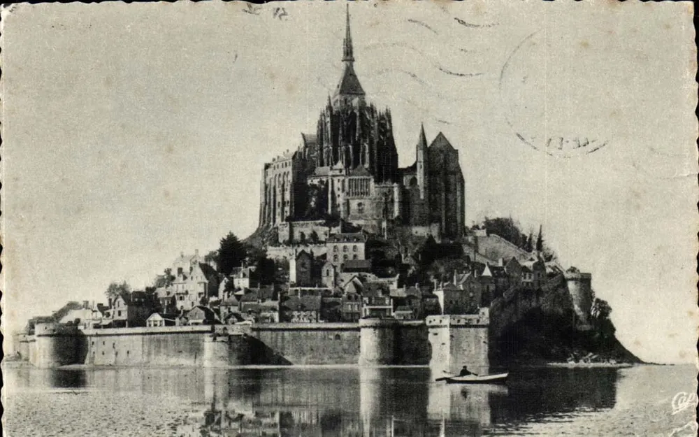 O Mont-Saint-Michel — Lado Leste — Editor: Les Arts Photographiques - Frente