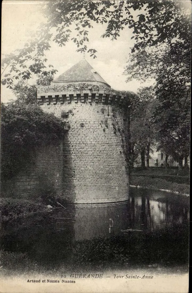 Guerande — Torre Santa Ana — Artaud e Nozais, Nantes - Frente