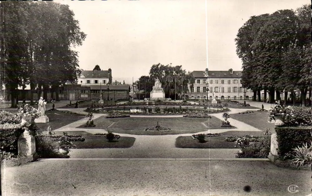 Lisieux (Calvados) — O Jardim Público — Edição GALF - Paris - Frente