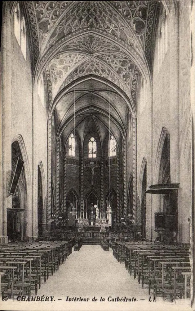 Chambéry — Interior da Catedral — L.I. - Frente