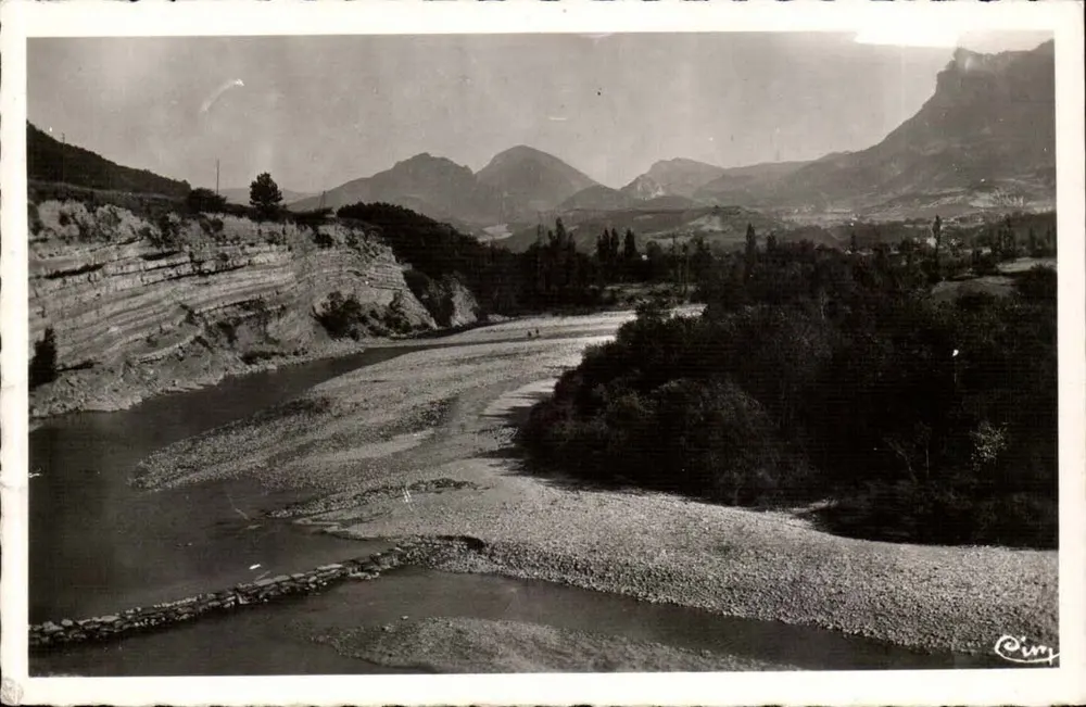 Saillans (Drôme) — La Drôme — Cim - Frente