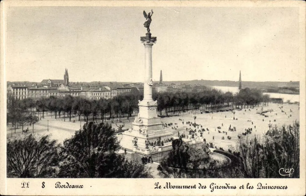 Bordeaux - Das Denkmal der Girondins und die Quinconces — Verlag CAP, Nr. 8 - Vorderseite