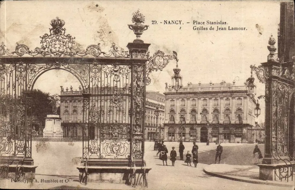 NANCY — Place Stanislas. Grilles de Jean Lamour. — Fototipia A. Humblot et Cie, n°29 - Frente