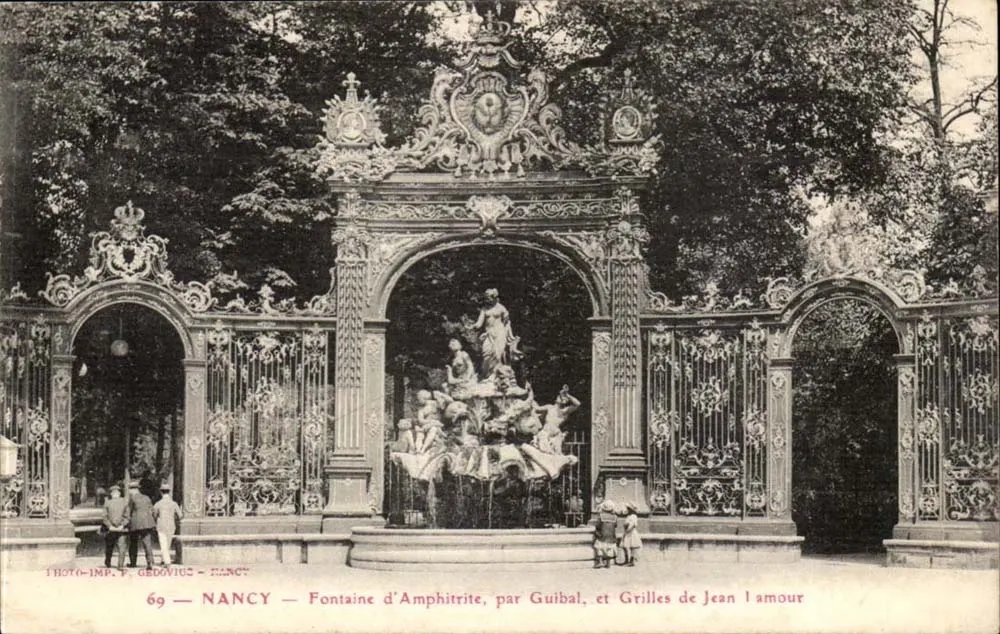NANCY — Fontäne der Amphitrite, von Guibial, und Grilles von Jean l'amour — Photo-imp. P. Gedovius, Nancy - Vorderseite