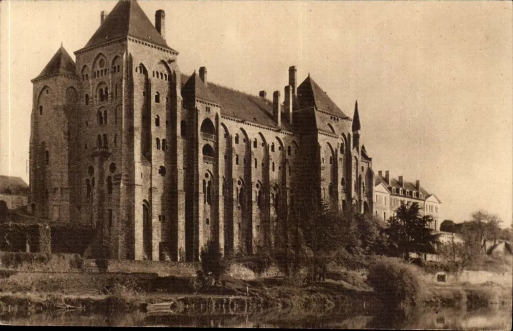 Abtei Saint-Pierre de Solesmes — Blick aus dem Nordosten — Ausgabe der « Arts de Solesmes » - Vorderseite