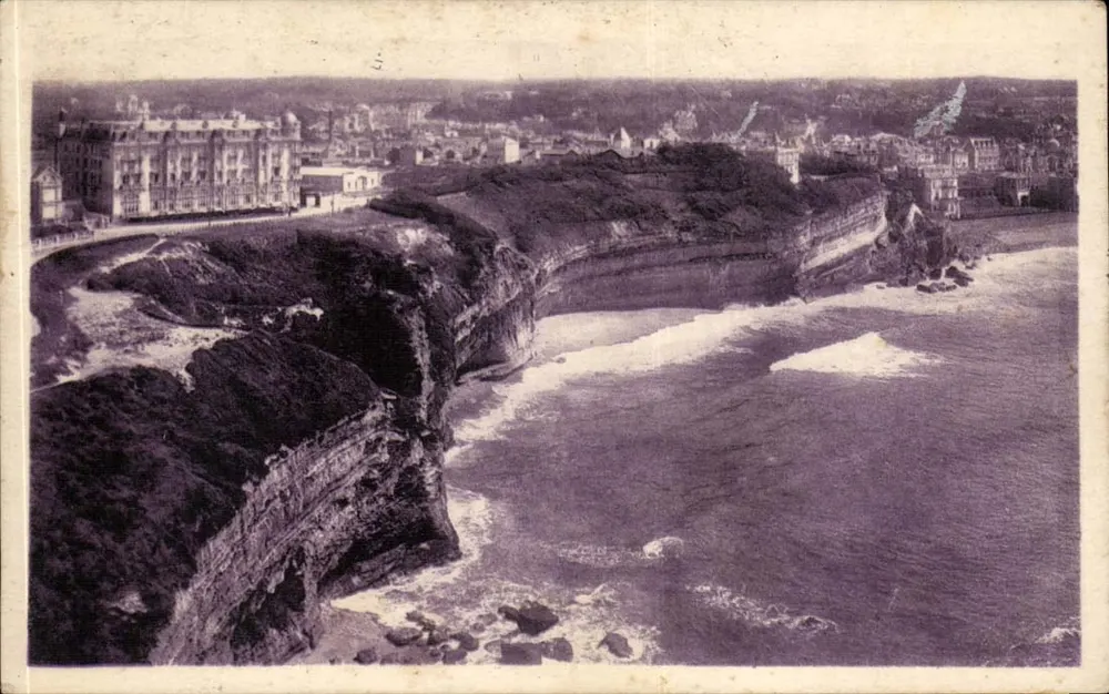 Biarritz (Côte Basque) — Vista geral, Les Falaises — Editor Jordaens - Frente