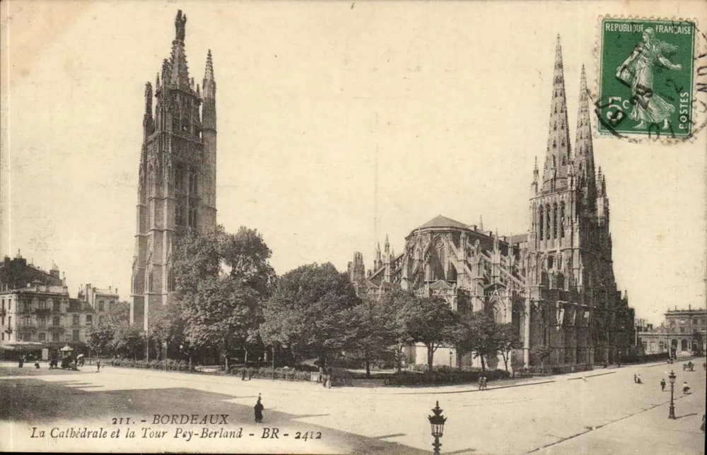 Bordeaux — Die Kathedrale und die Tour Pey-Berland — BR-2412 - Vorderseite