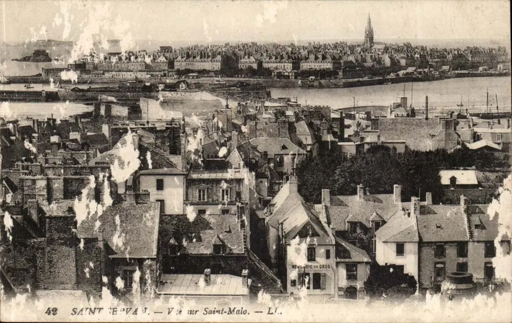 Saint-Évraud — Vista de Saint-Malo — Lié à la négligence en gros - Frente